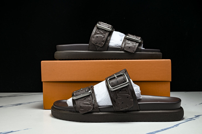 1*V SLIPPERS 11V0107-104