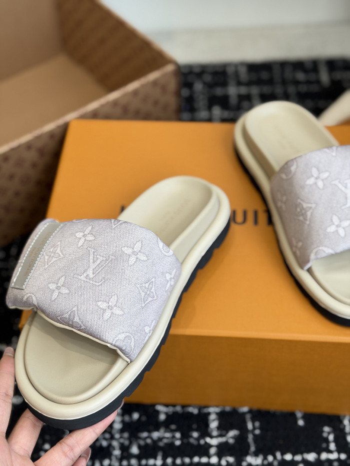 1*V SLIPPERS 11V0107-131