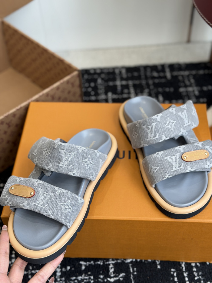 1*V SLIPPERS 11V0107-132