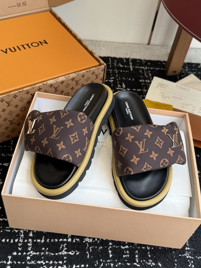 1*V SLIPPERS 11V0107-154