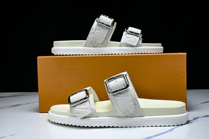 1*V SLIPPERS 11V0107-159