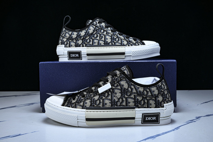D10R B23 Sneakers DR1256-5610