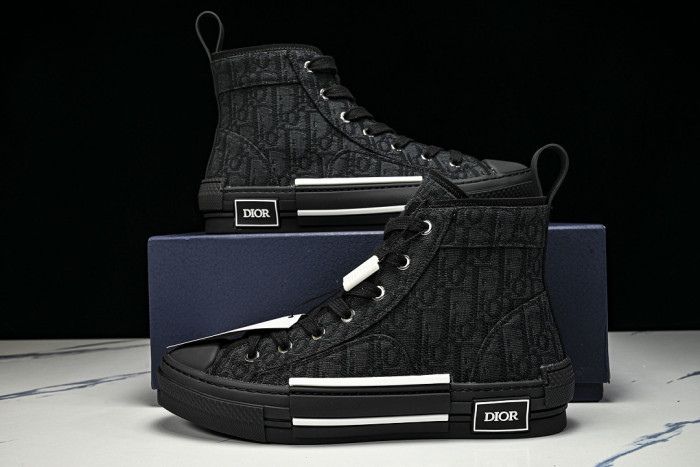 D10R B23 Sneakers 201122