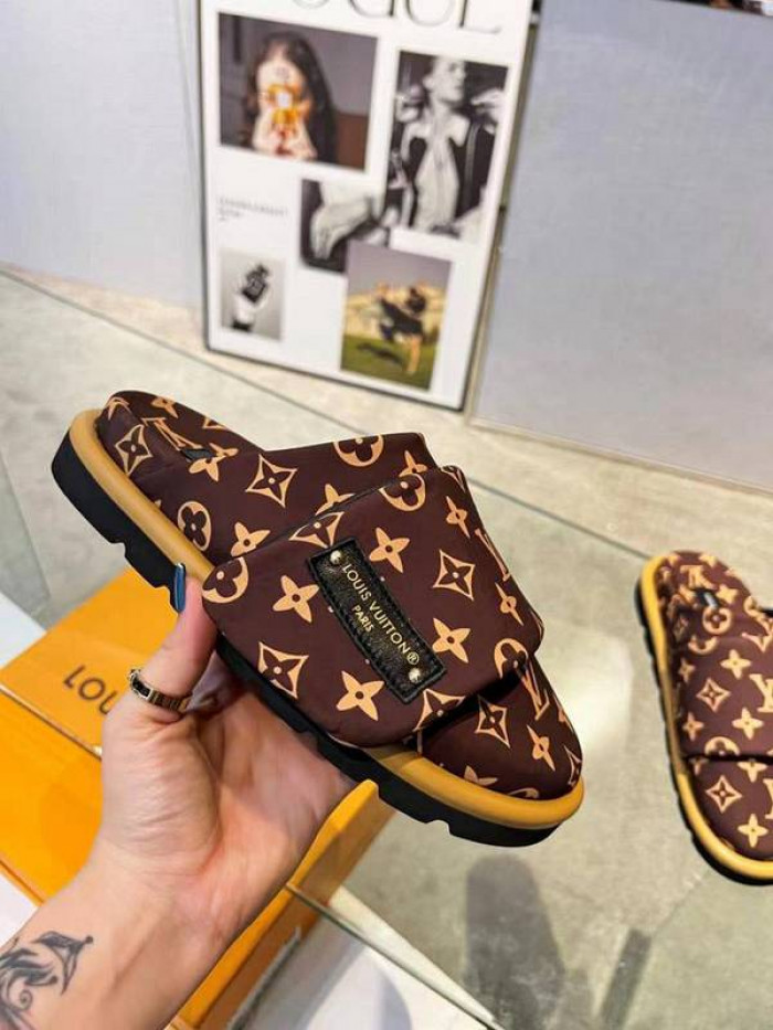 1*V SLIPPERS 11V0107-016
