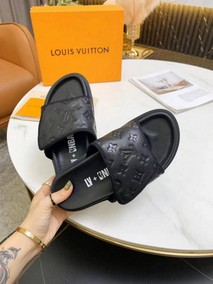 1*V SLIPPERS 11V0107-024