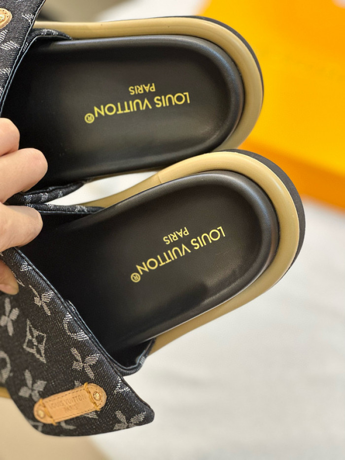 1*V SLIPPERS 11V0107-054