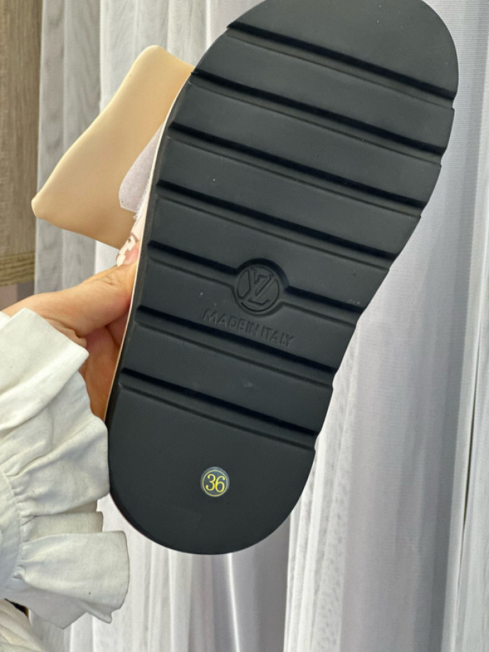 1*V SLIPPERS 11V0107-057