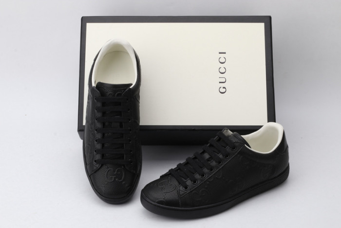 gucc ace embroidered low-top sneaker 431942a38g09065