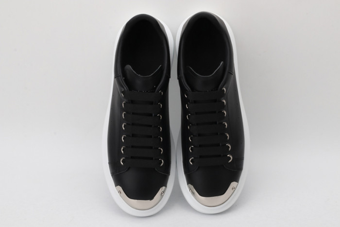 A1exa*der Mcqv*en SNEAKERS