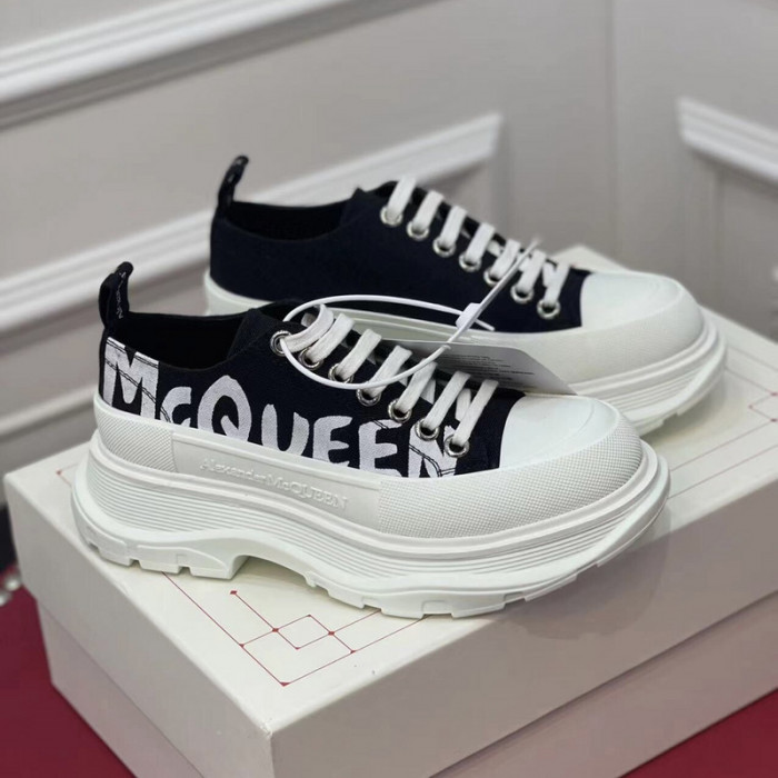 A1exa*der Mcqv*en SNEAKERS