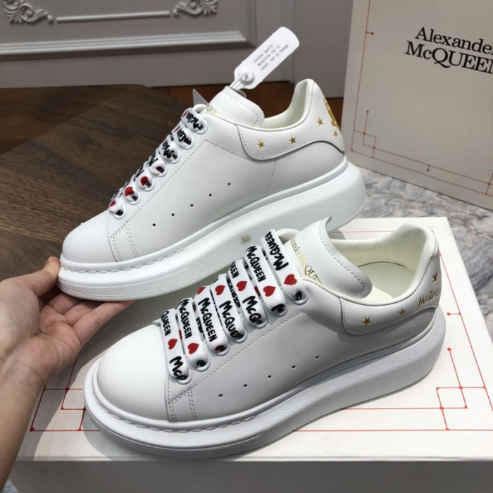 A1exa*der Mcqv*en SNEAKERS