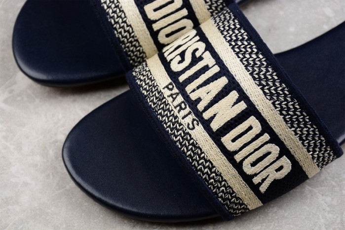 D*or slippers