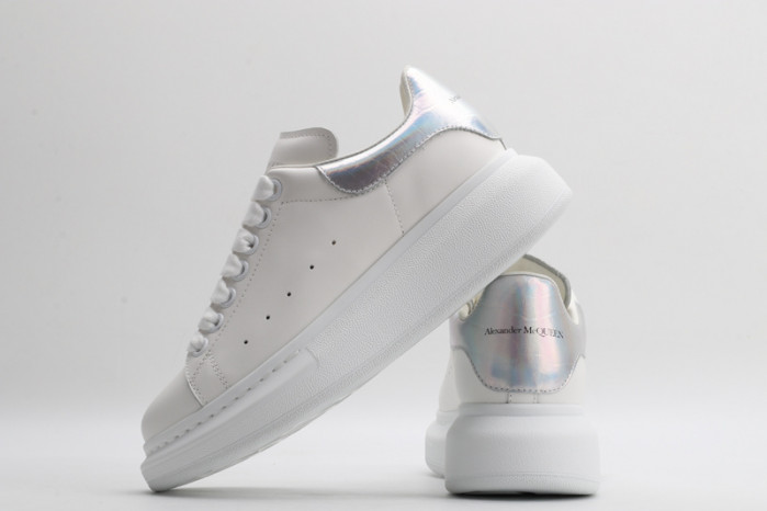 A1exa*der Mcqv*en SNEAKERS