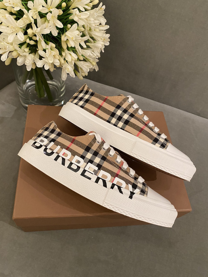 bby sneaker