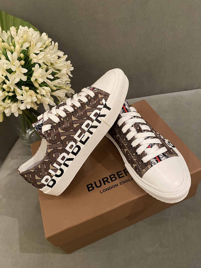 bby sneaker