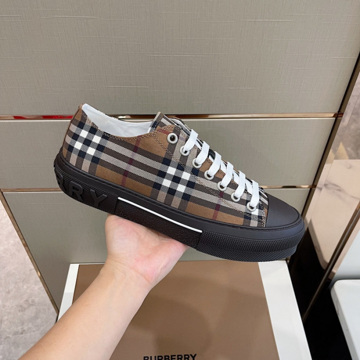 bby sneaker