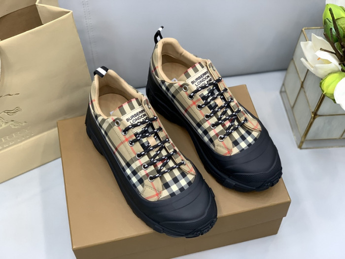 bby sneaker by0092