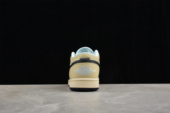 Air Jordan 1 Low SE 
