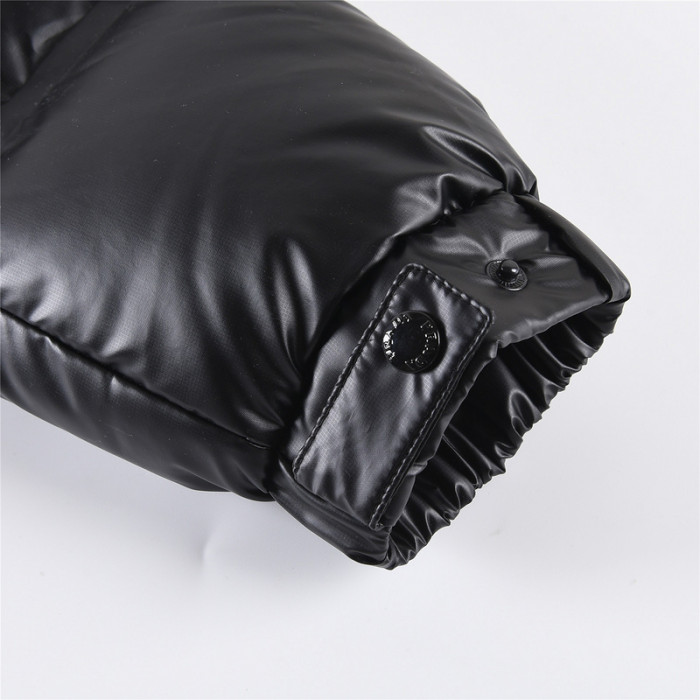 PR mon0926-052