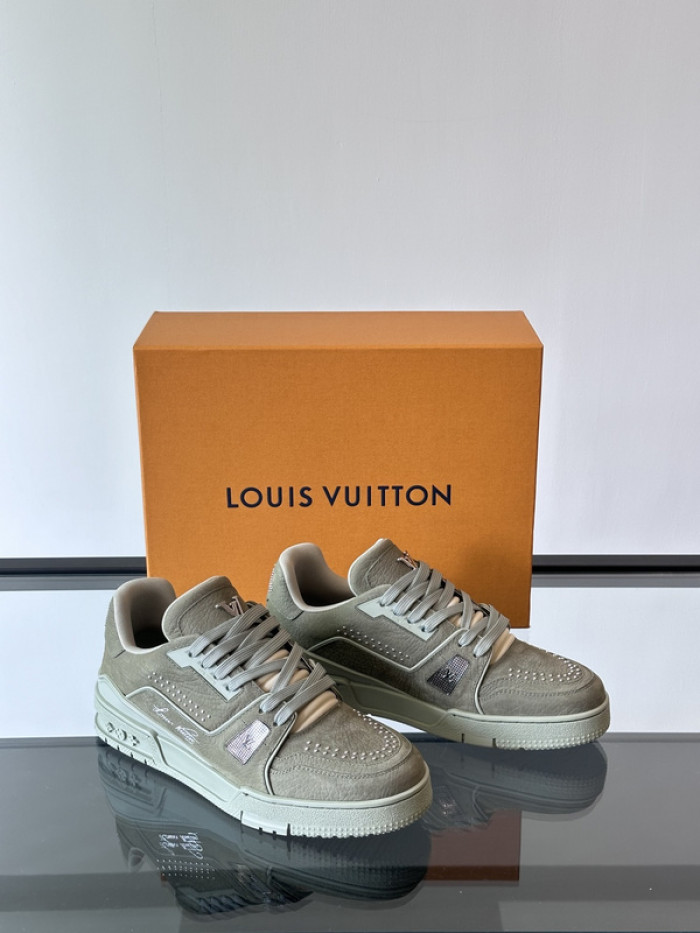 1V SNEAKERS 1V0425-210