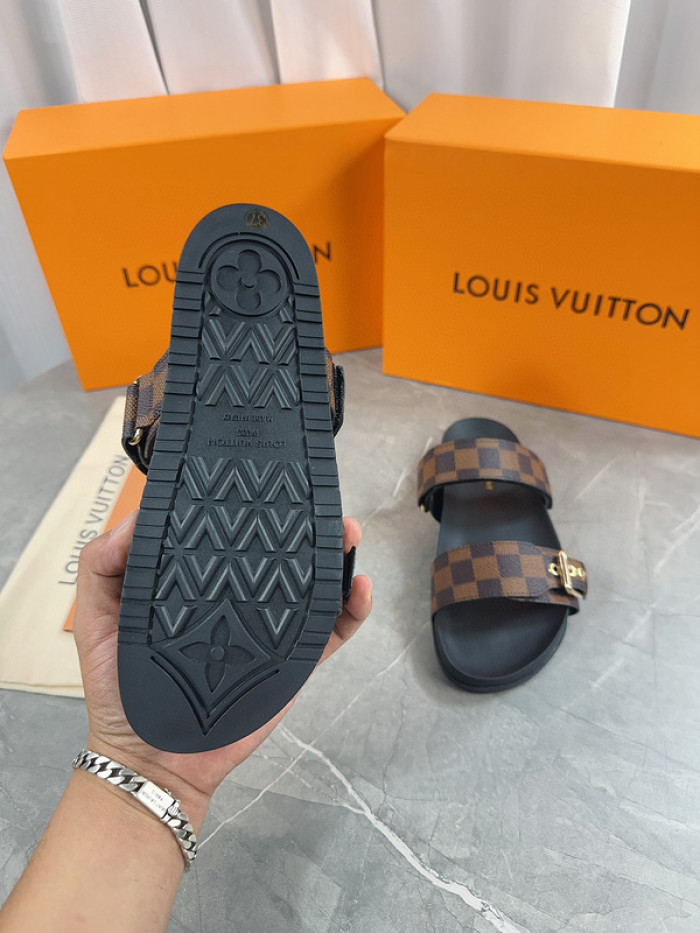 1*V SLIPPERS 11V0107-041