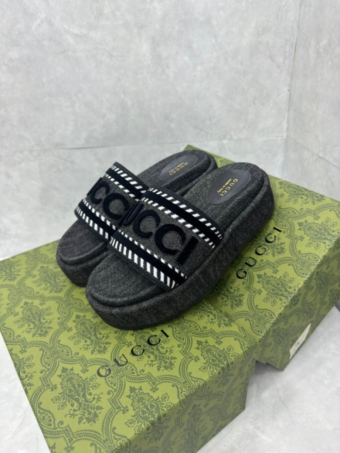 Gv*c SLIPPERS GU568-109