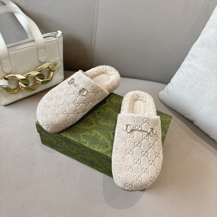 Gv*c SLIPPERS GU568-111