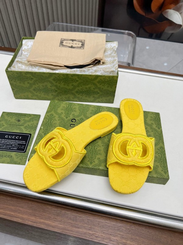 Gv*c SLIPPERS GU568-121