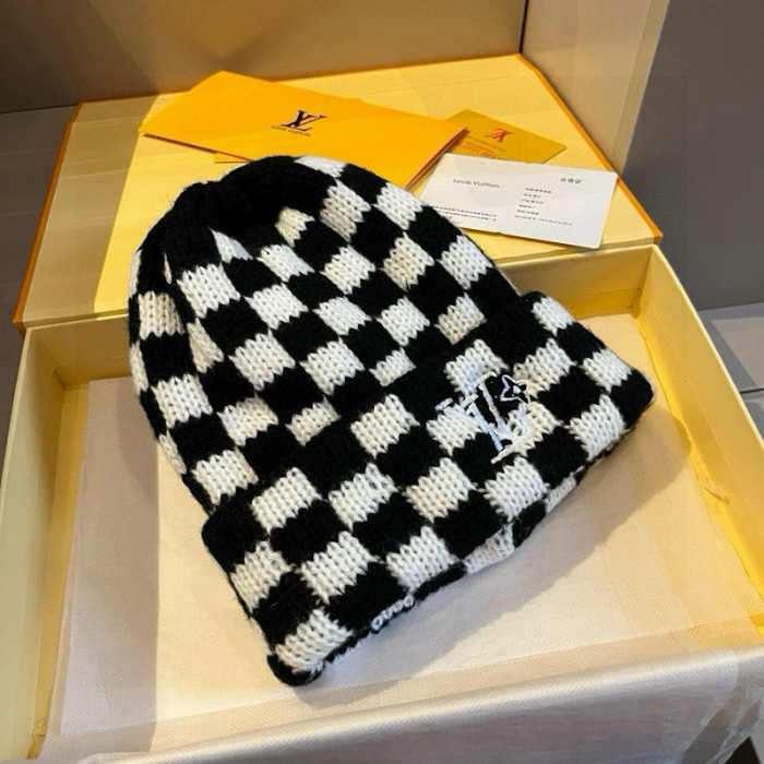1v HAT0229-0512
