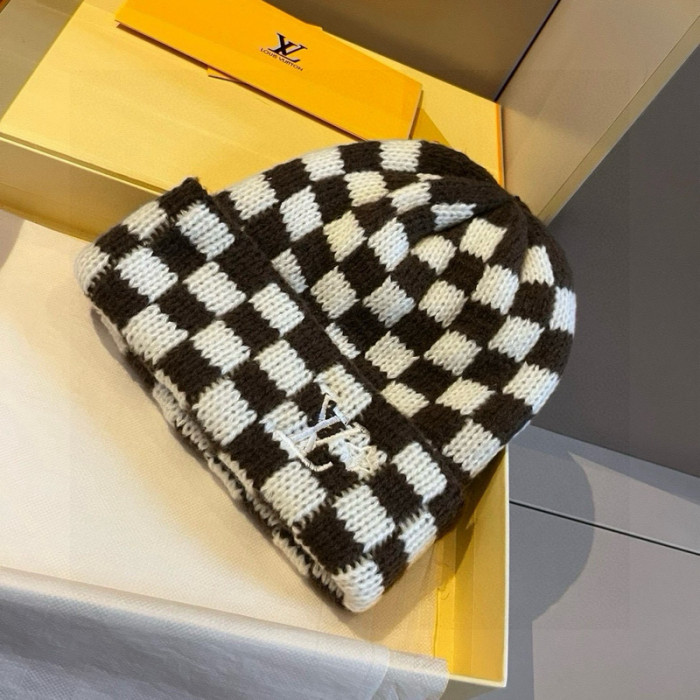 1v HAT0229-0513