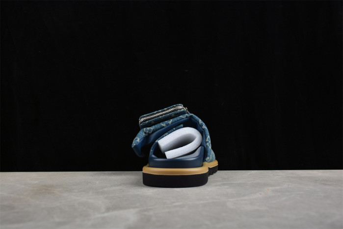 1*V SLIPPERS 11V0107-060