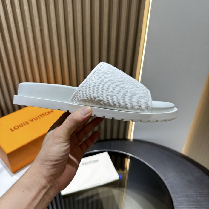 1*V SLIPPERS 11V0107-070