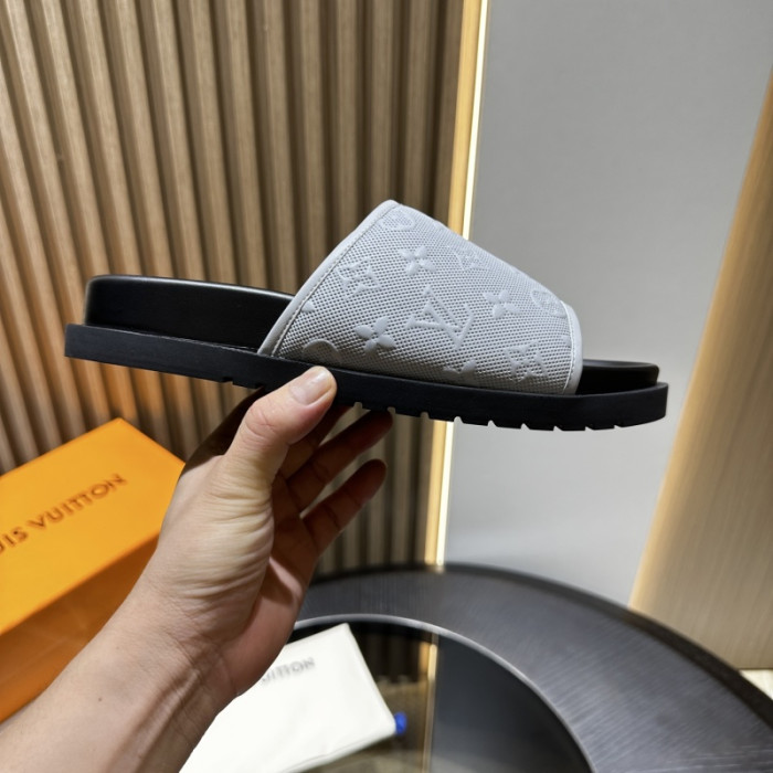 1*V SLIPPERS 11V0107-072