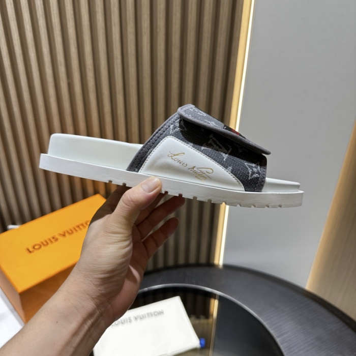 1*V SLIPPERS 11V0107-079