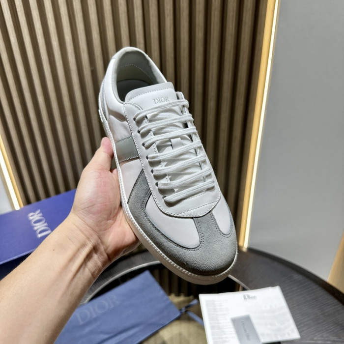 D10R SHOES B01 D896-181