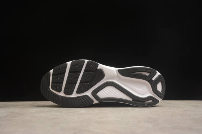Nike Structure 26 Black White HJ1102-002
