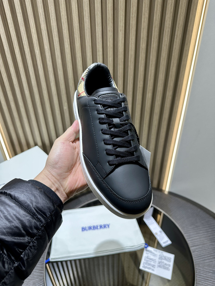 BBY SNEAKER BY00109