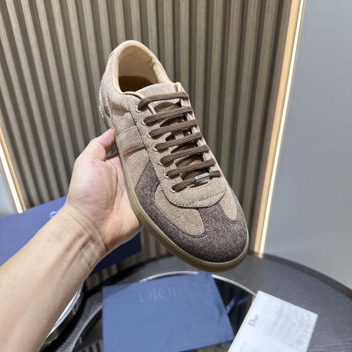 D10R SHOES B01 D896-193