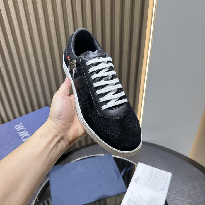 D10R SHOES B01 D896-195
