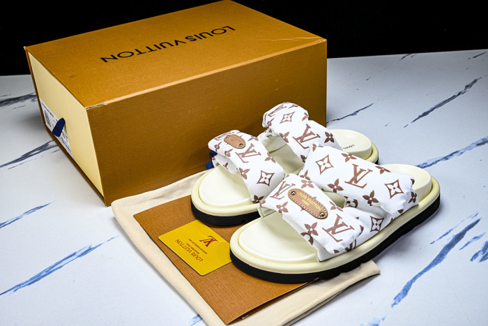1*V SLIPPERS 11V0107-110
