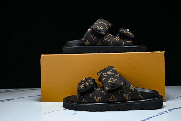1*V SLIPPERS 11V0107-100