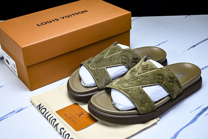 1*V SLIPPERS 11V0107-105