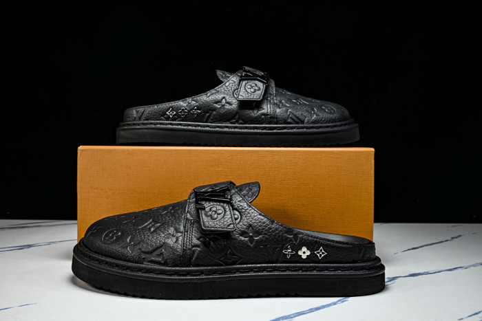 1*V SLIPPERS 11V0107-128