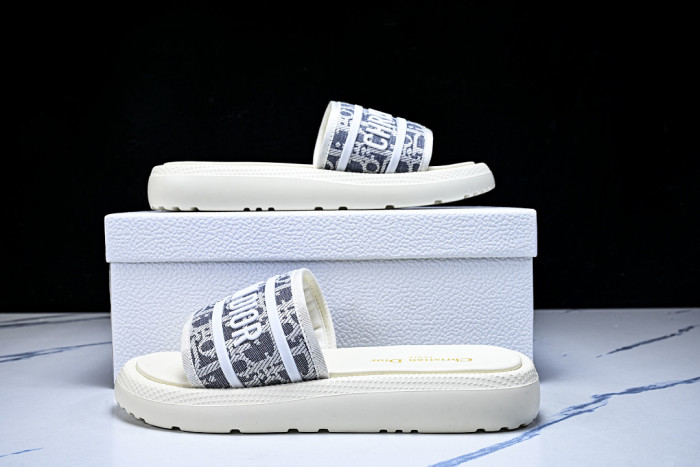 D10r SLIPPERS DS258-096