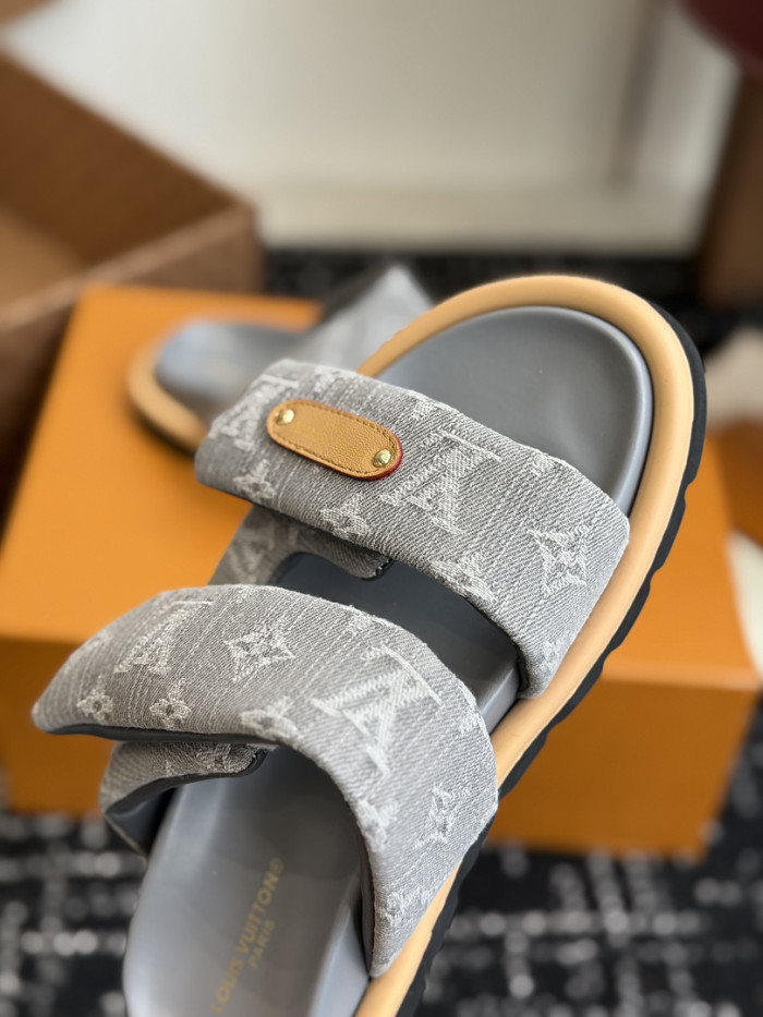 1*V SLIPPERS 11V0107-132