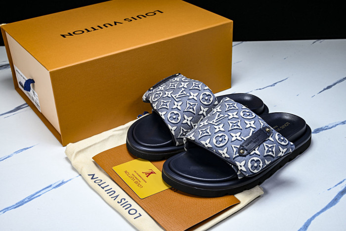 1*V SLIPPERS 11V0107-162