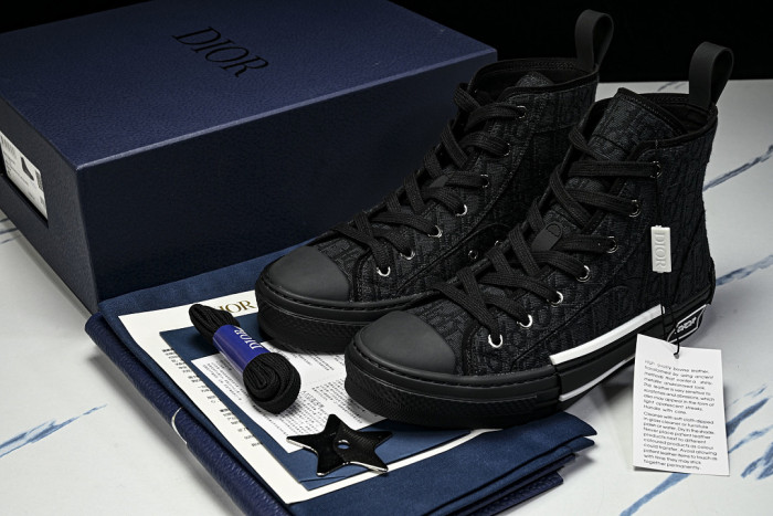 D10R B23 Sneakers 201122