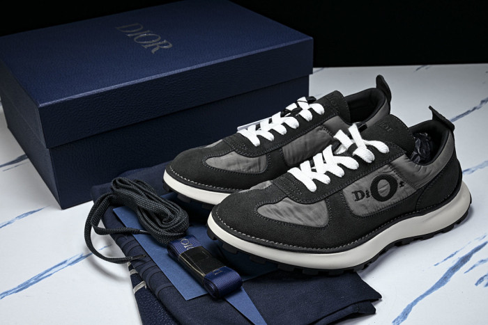 D10R Sneaker D897-241
