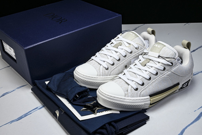D10R B23 Sneakers DR1256-5620