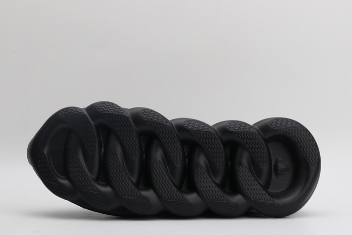 vers chain reaction sneakers